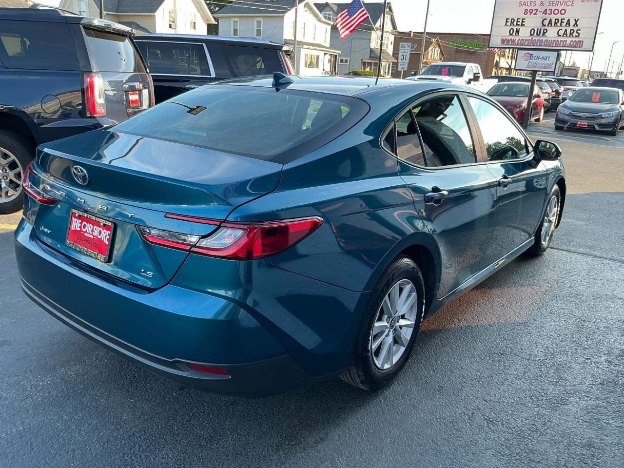 Toyota Camry LE (Natl) 2025