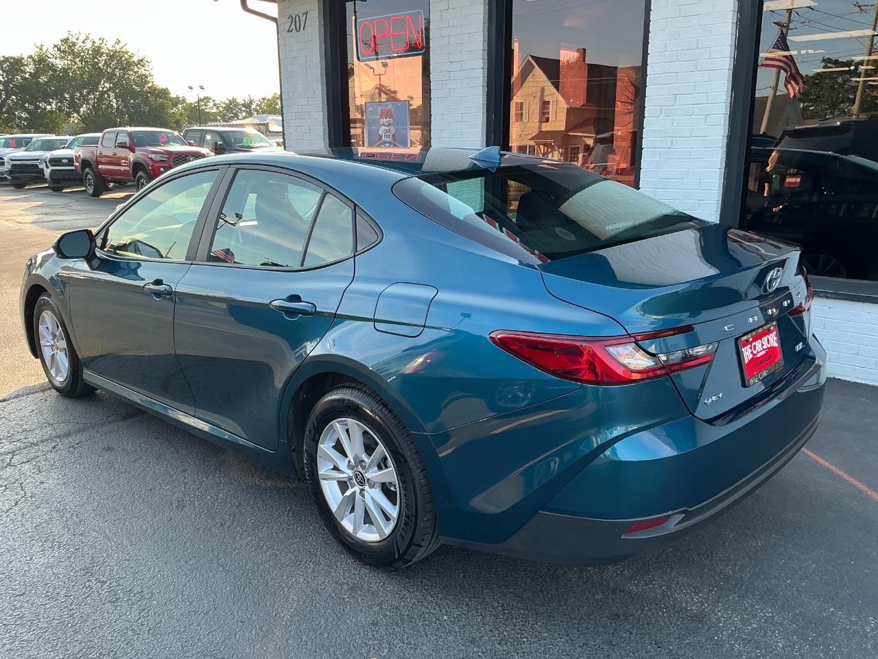 Toyota Camry LE (Natl) 2025