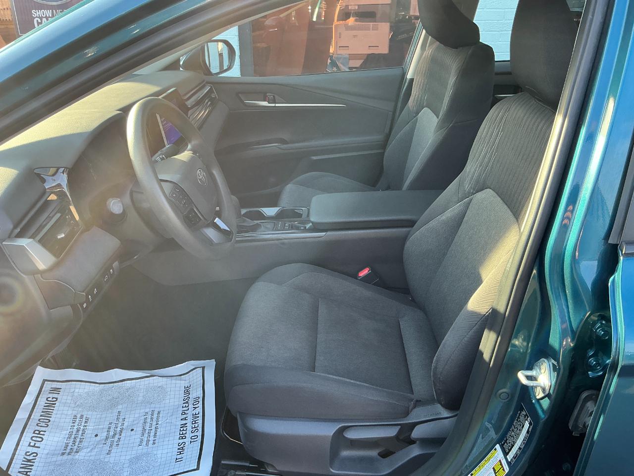 Toyota Camry LE (Natl) 2025