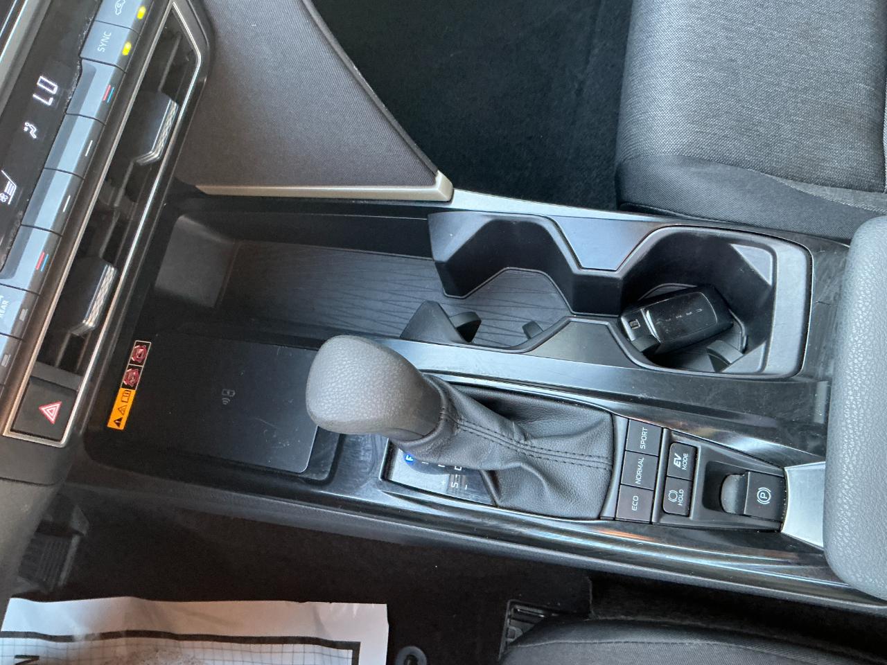 Toyota Camry LE (Natl) 2025