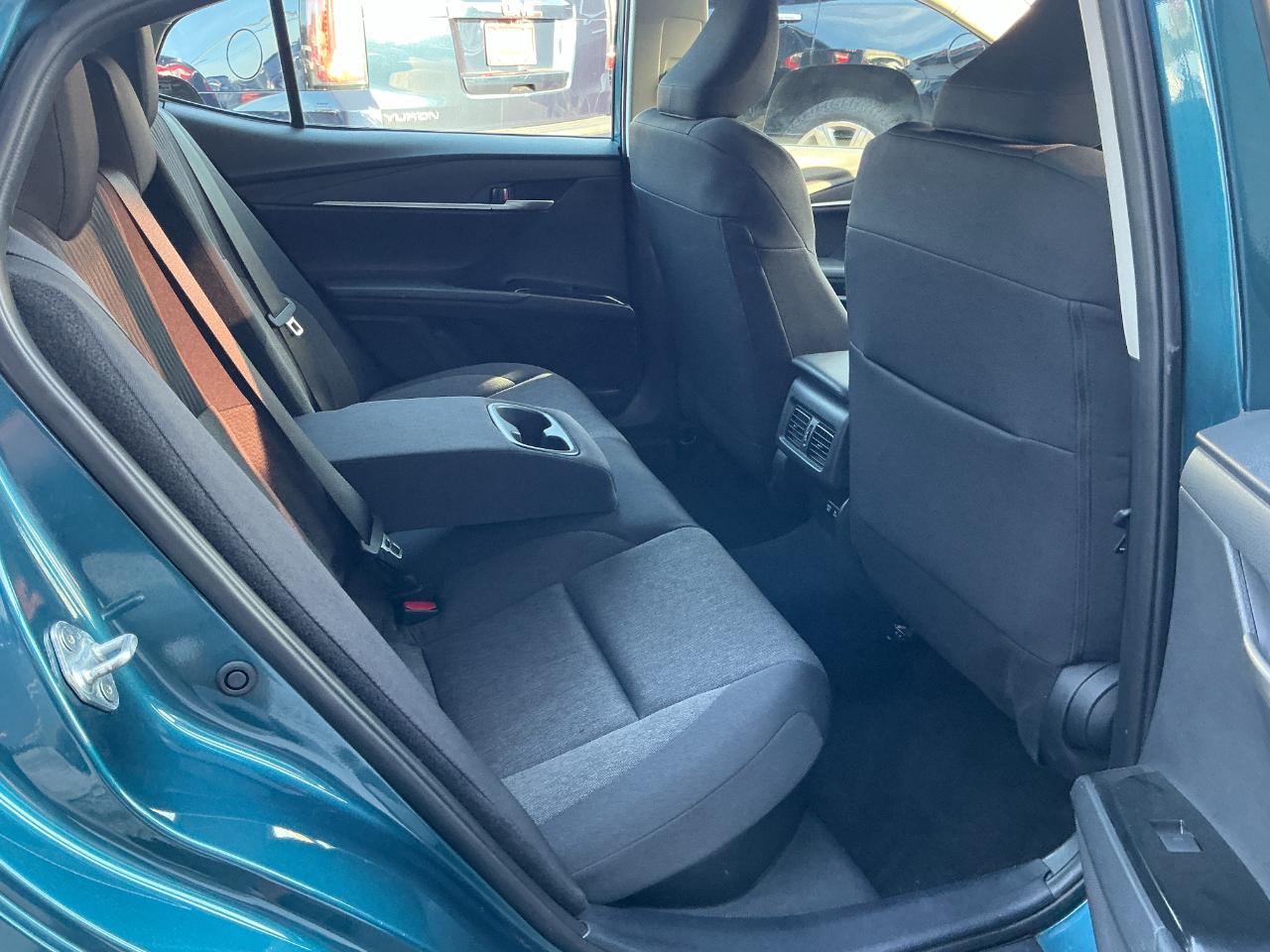 Toyota Camry LE (Natl) 2025