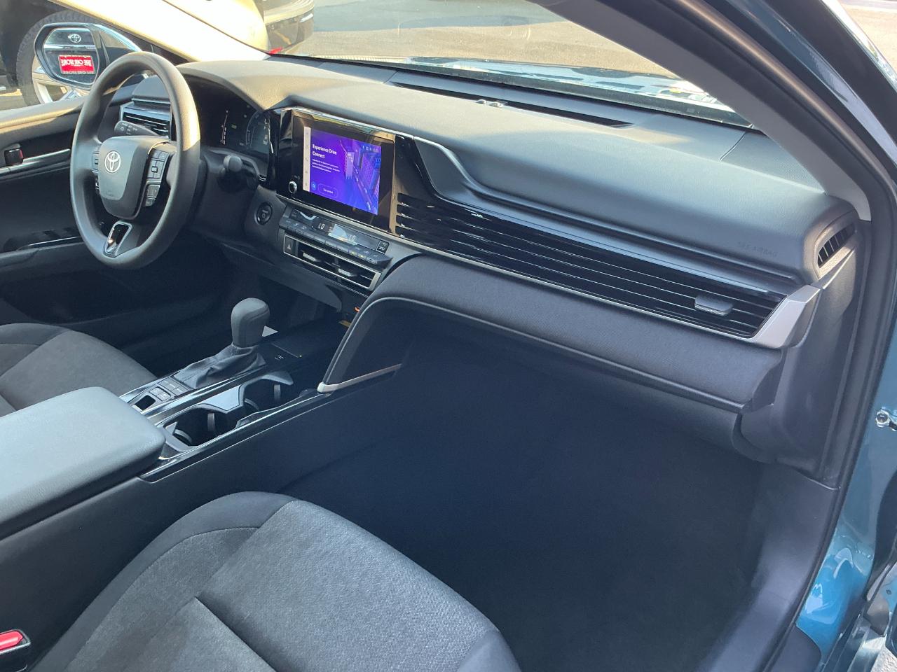 Toyota Camry LE (Natl) 2025