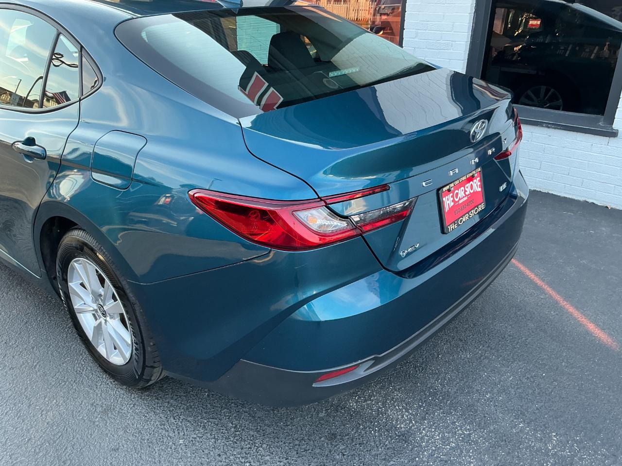 Toyota Camry LE (Natl) 2025