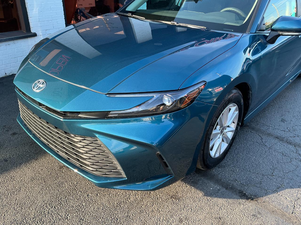 Toyota Camry LE (Natl) 2025