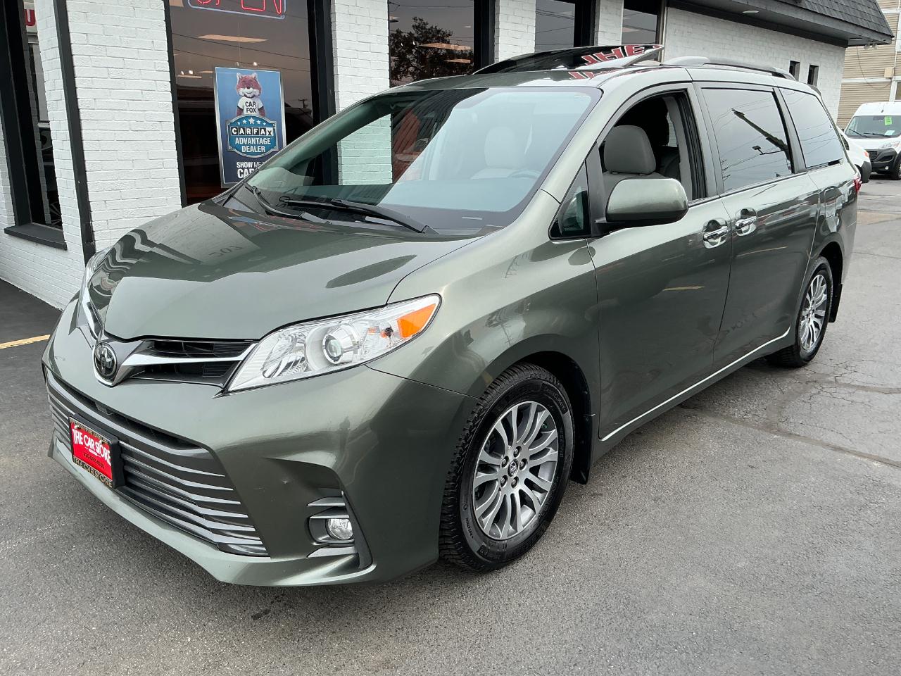 Toyota Sienna XLE Auto Access Seat FWD 7-Passenger (Natl) 2020