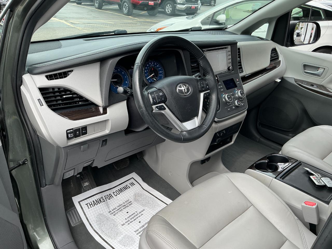 Toyota Sienna XLE Auto Access Seat FWD 7-Passenger (Natl) 2020