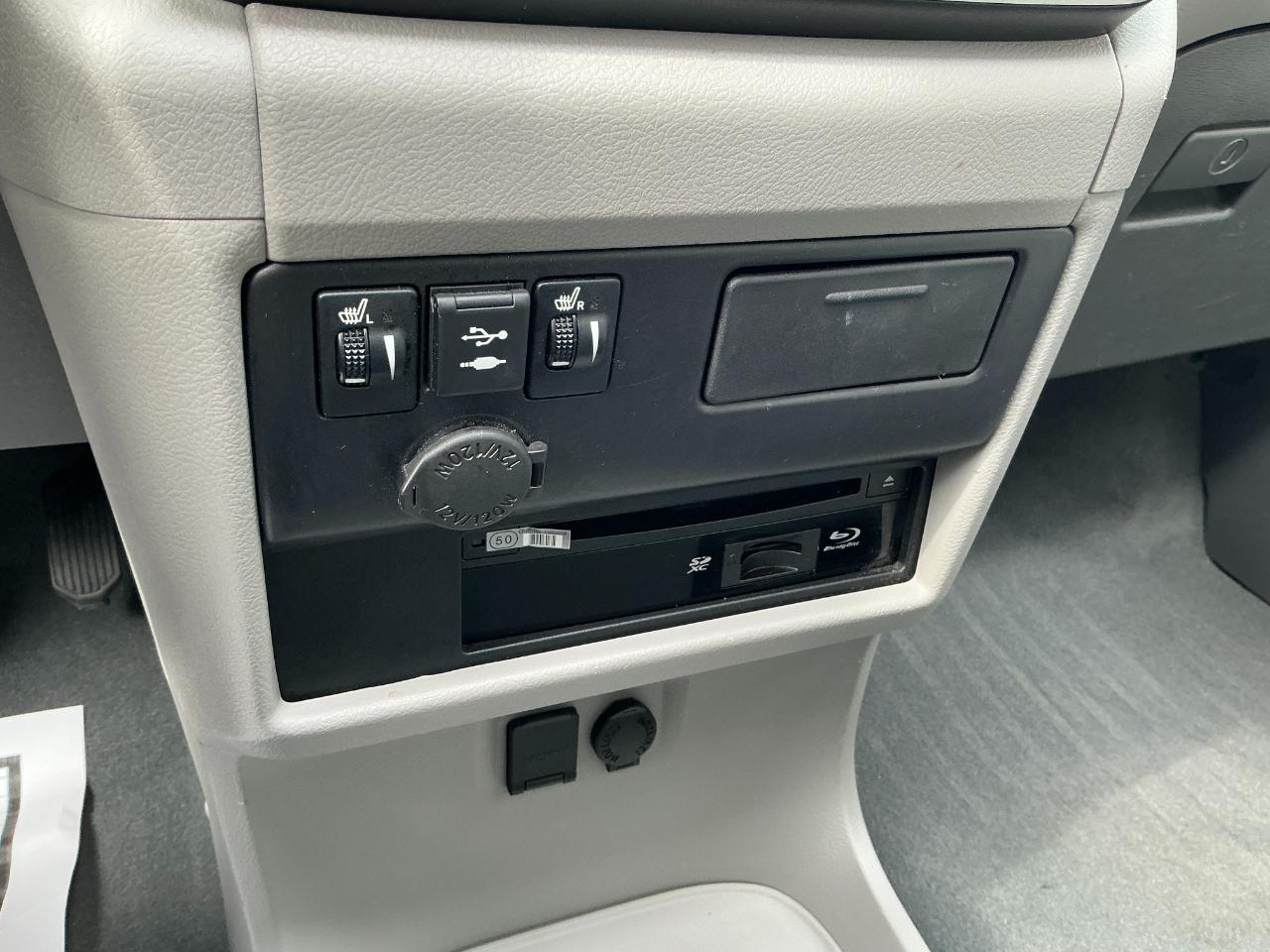 Toyota Sienna XLE Auto Access Seat FWD 7-Passenger (Natl) 2020