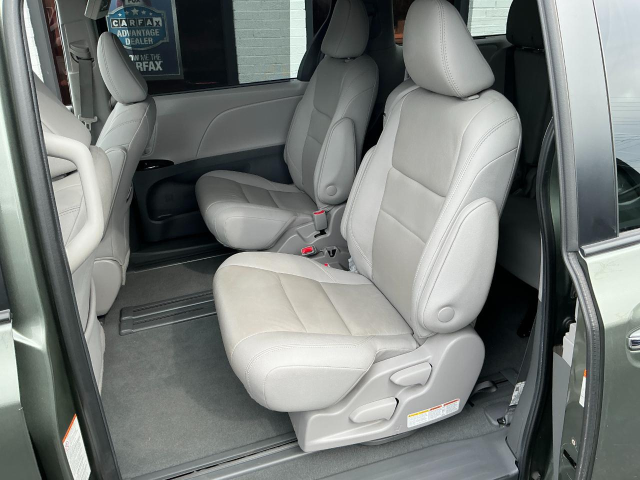 Toyota Sienna XLE Auto Access Seat FWD 7-Passenger (Natl) 2020