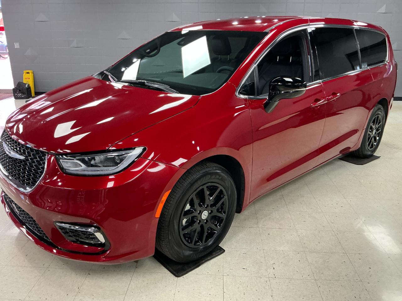 Chrysler Pacifica Select FWD 2026