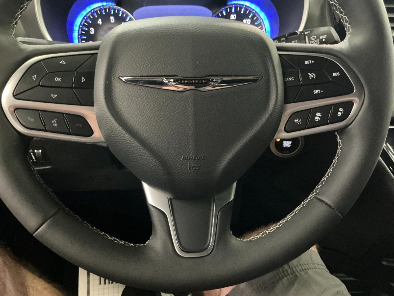 Chrysler Pacifica Select FWD 2026