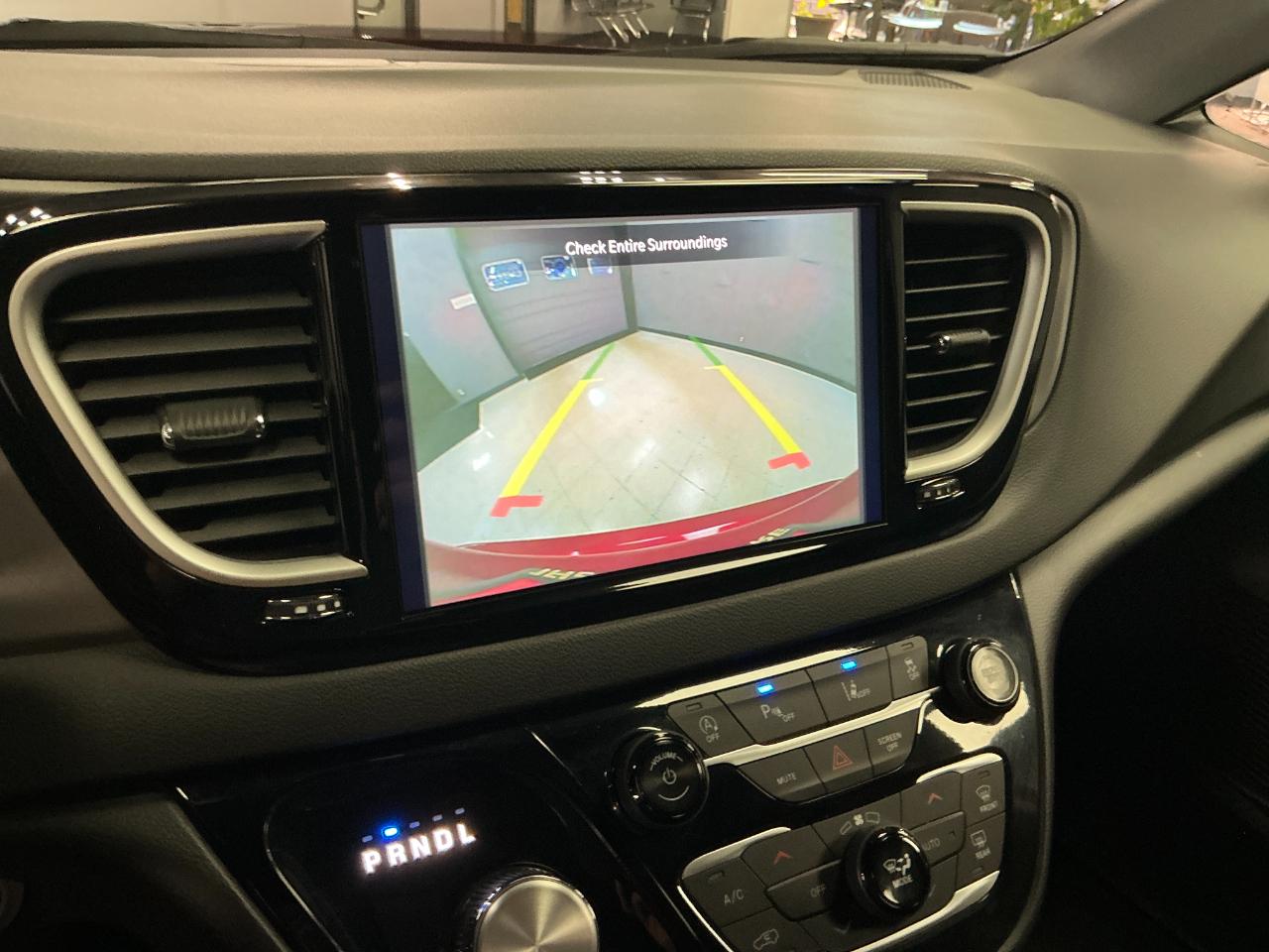 Chrysler Pacifica Select FWD 2026