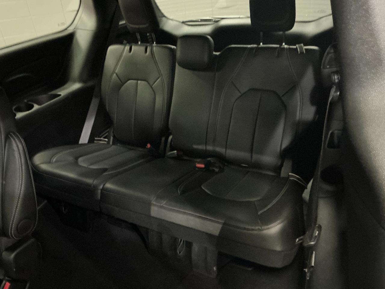 Chrysler Pacifica Select FWD 2026