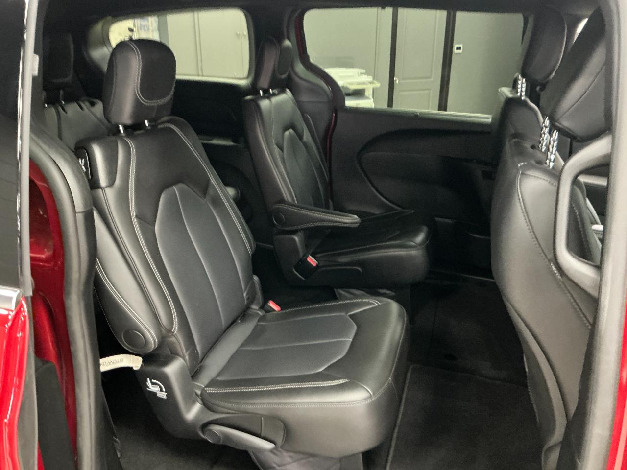 Chrysler Pacifica Select FWD 2026