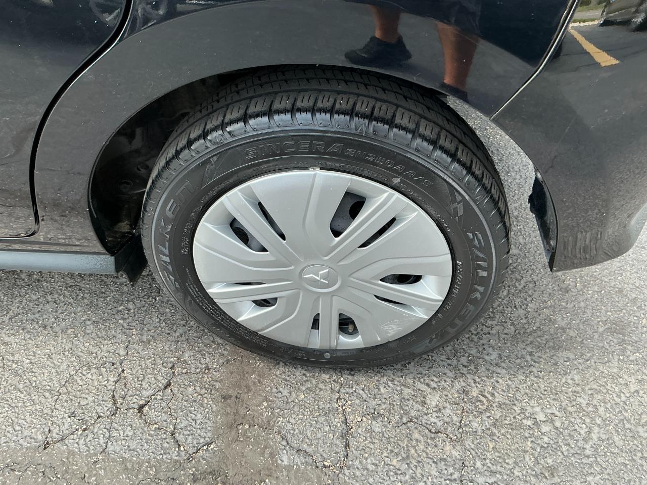 Mitsubishi Mirage ES CVT 2024