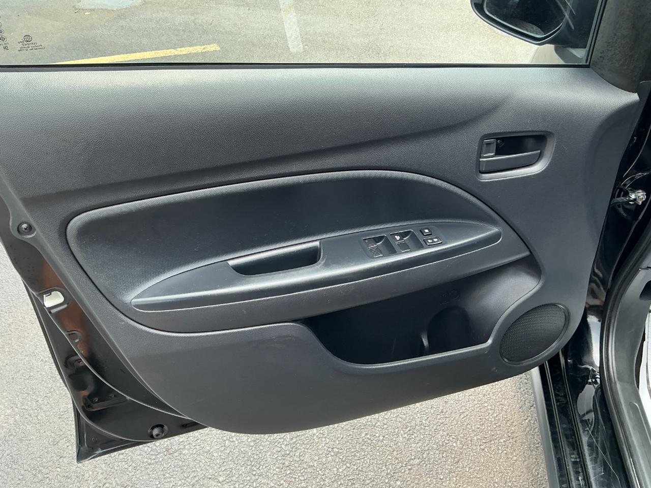 Mitsubishi Mirage ES CVT 2024