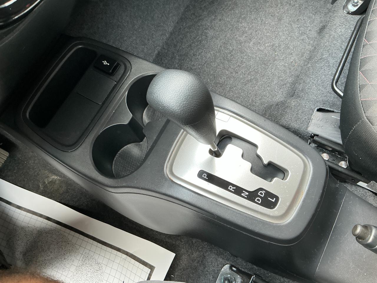 Mitsubishi Mirage ES CVT 2024