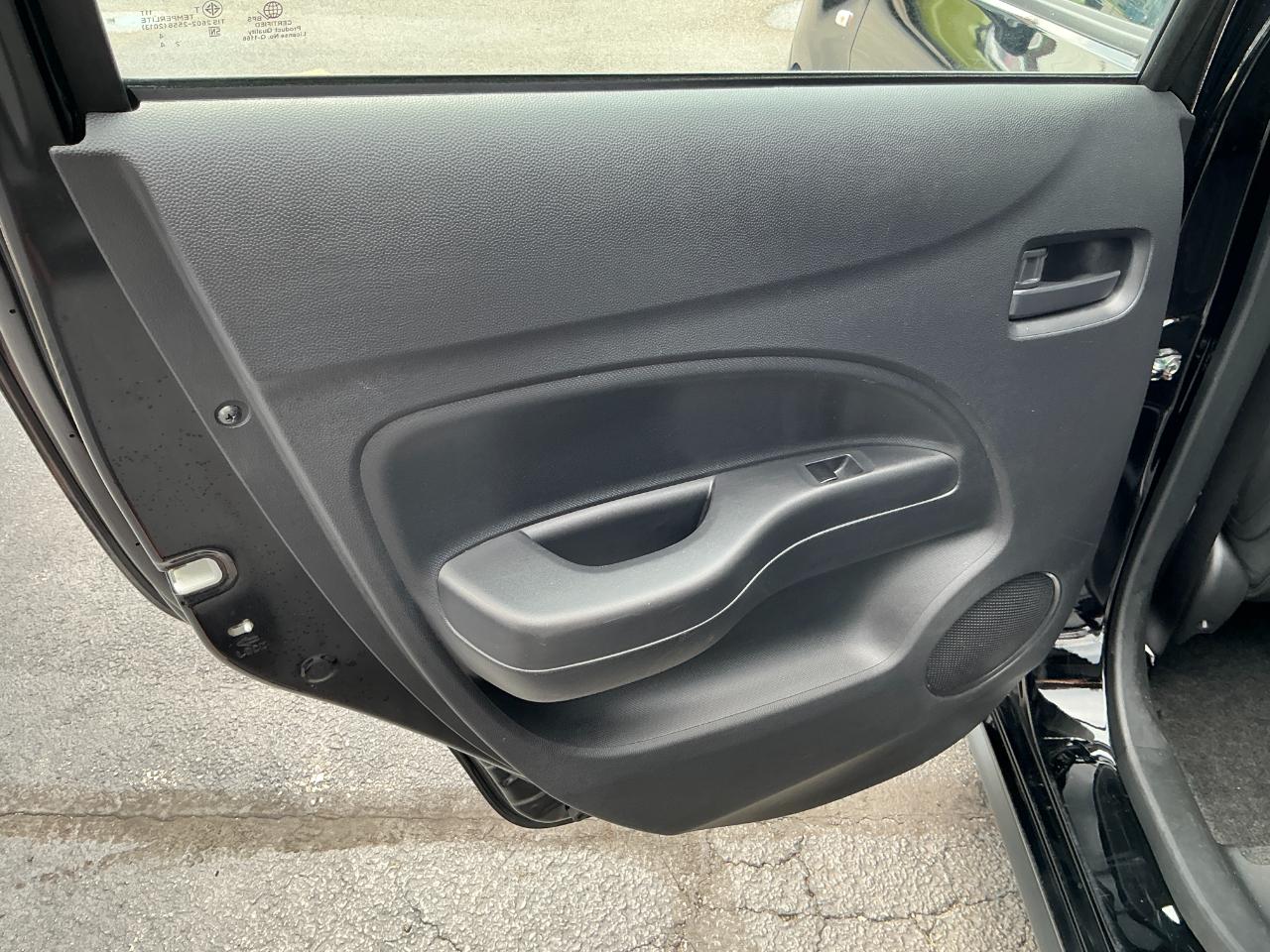 Mitsubishi Mirage ES CVT 2024