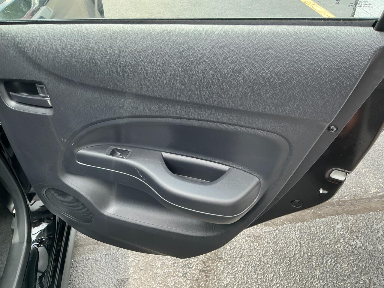 Mitsubishi Mirage ES CVT 2024
