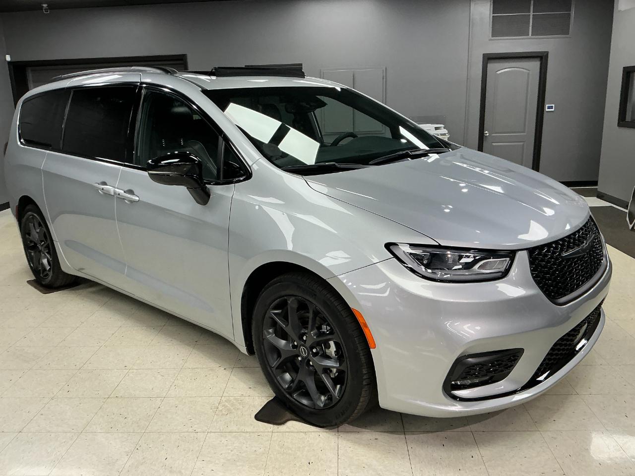 Chrysler Pacifica Limited FWD 2026