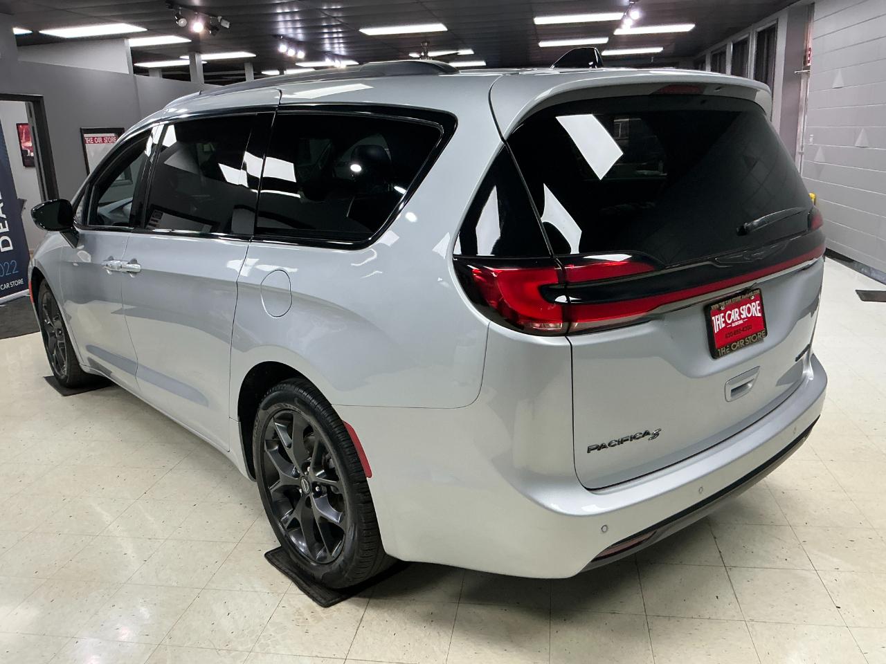 Chrysler Pacifica Limited FWD 2026