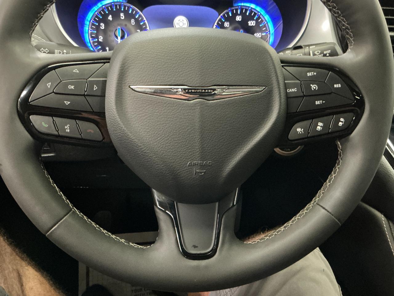 Chrysler Pacifica Limited FWD 2026