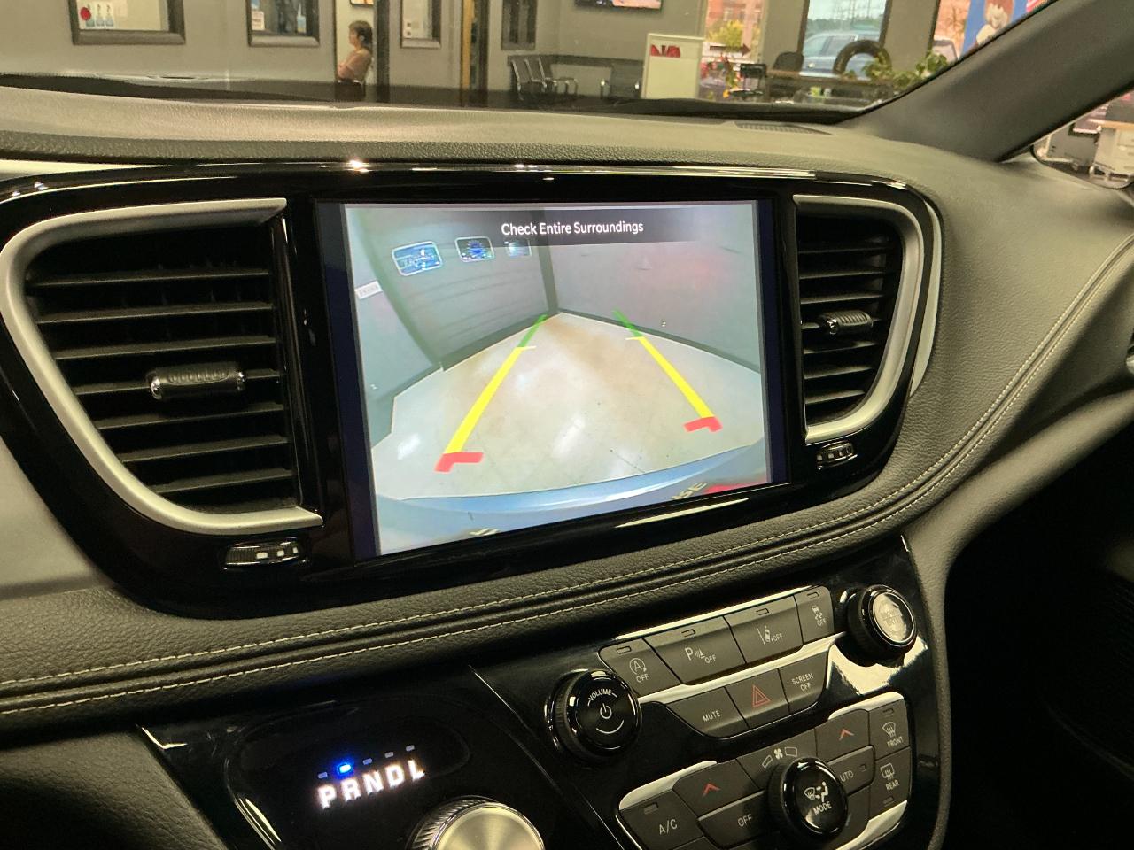 Chrysler Pacifica Limited FWD 2026