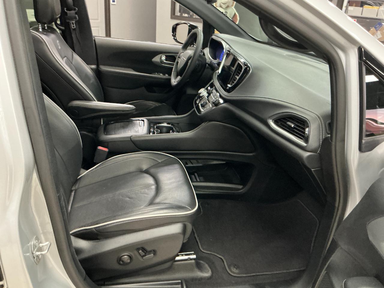 Chrysler Pacifica Limited FWD 2026