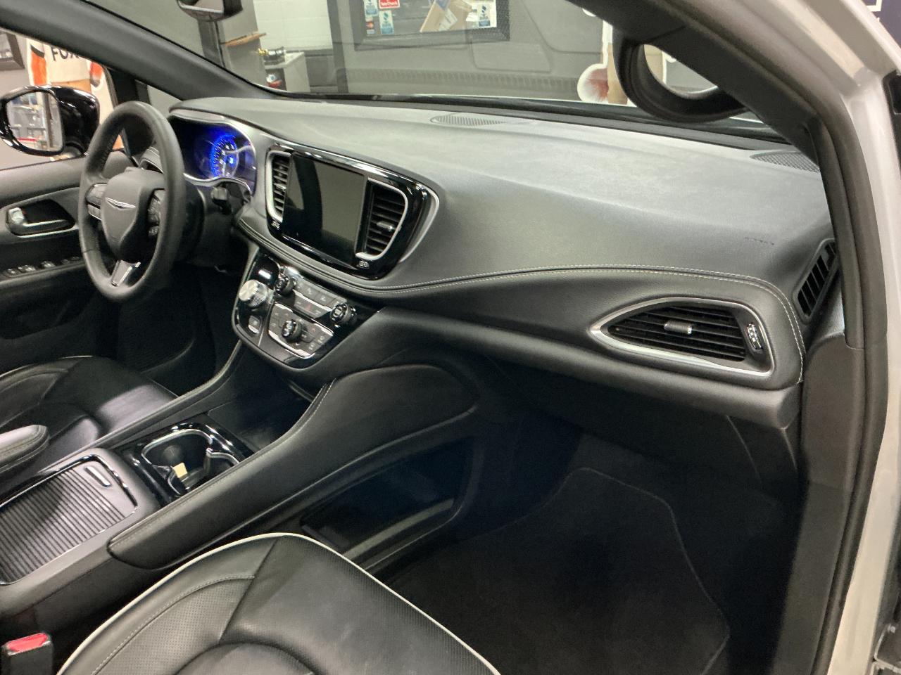 Chrysler Pacifica Limited FWD 2026