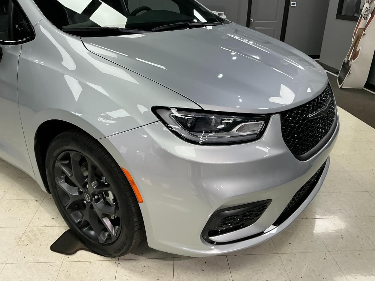 Chrysler Pacifica Limited FWD 2026