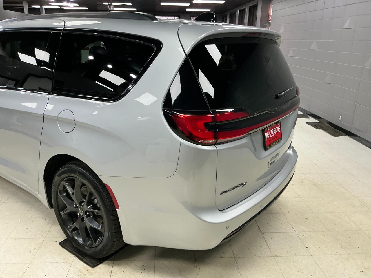 Chrysler Pacifica Limited FWD 2026