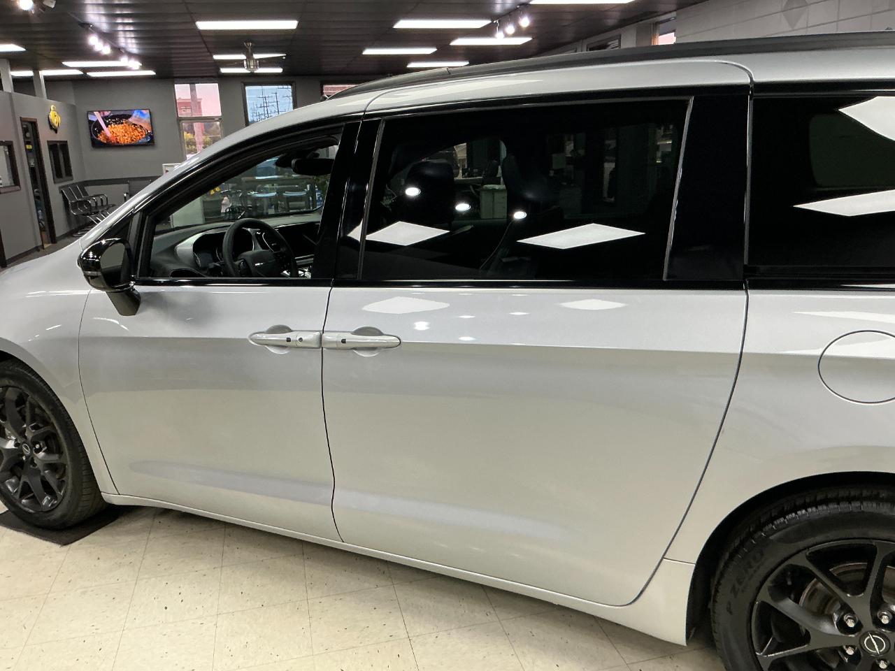 Chrysler Pacifica Limited FWD 2026