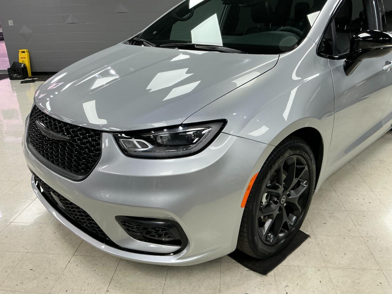 Chrysler Pacifica Limited FWD 2026