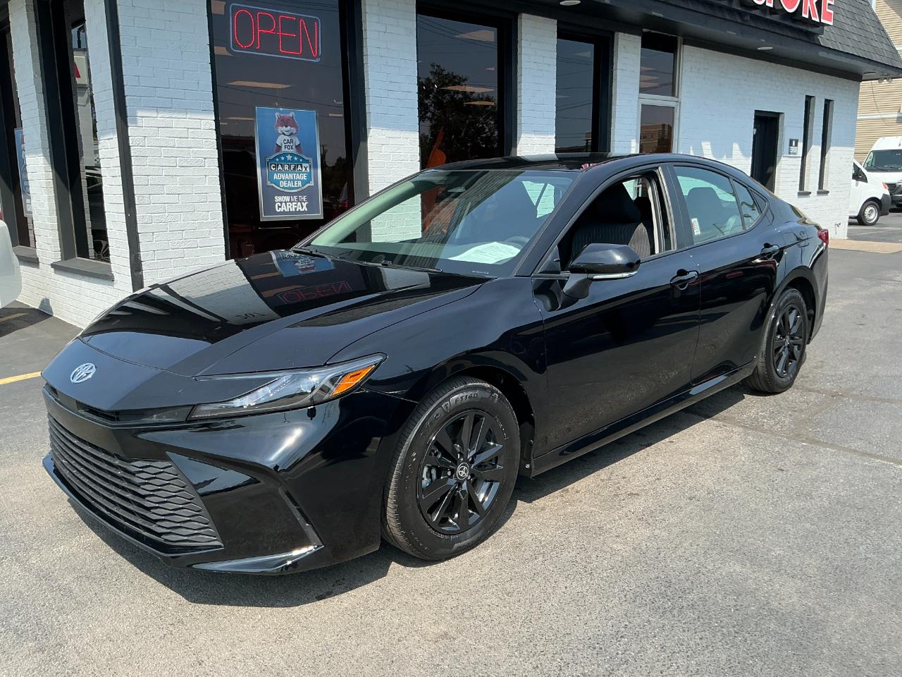Toyota Camry LE (Natl) 2025