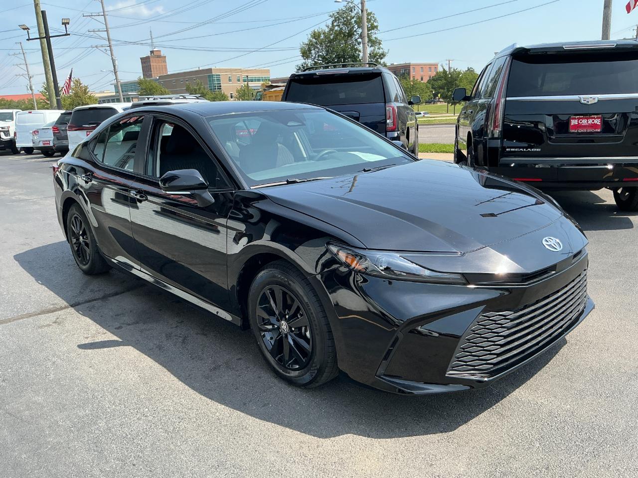 Toyota Camry LE (Natl) 2025