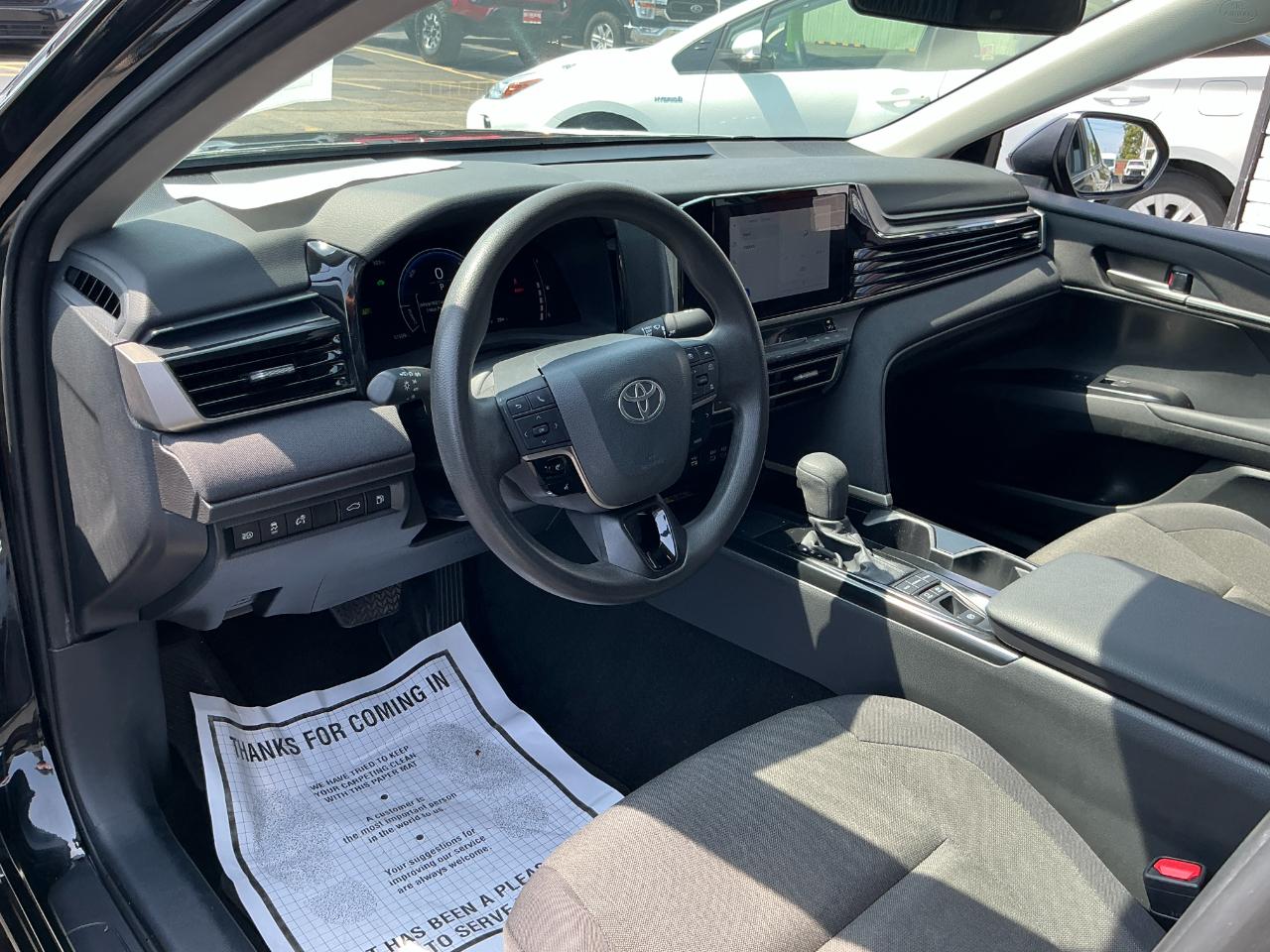 Toyota Camry LE (Natl) 2025