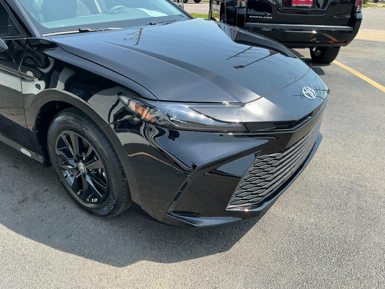 Toyota Camry LE (Natl) 2025