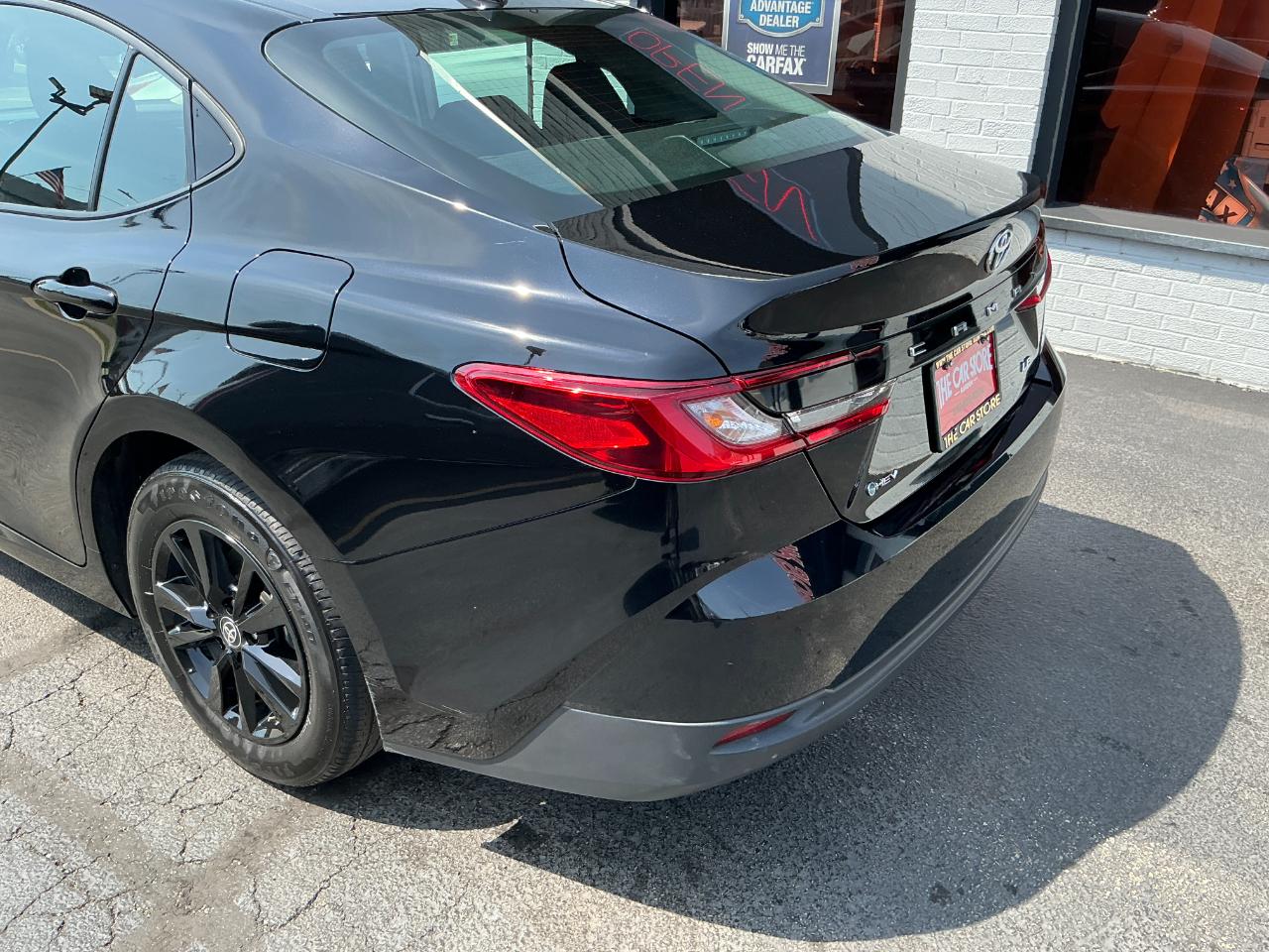 Toyota Camry LE (Natl) 2025