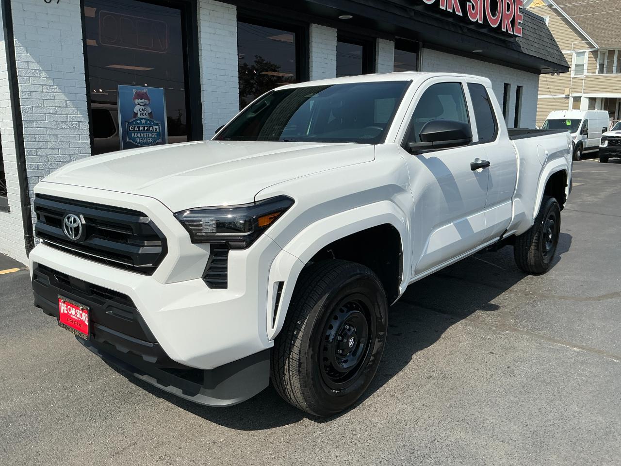 Toyota Tacoma 2WD SR XtraCab 6' Bed AT (Natl) 2024