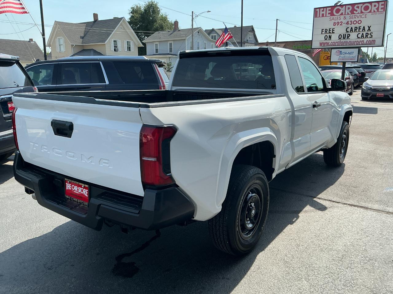Toyota Tacoma 2WD SR XtraCab 6' Bed AT (Natl) 2024