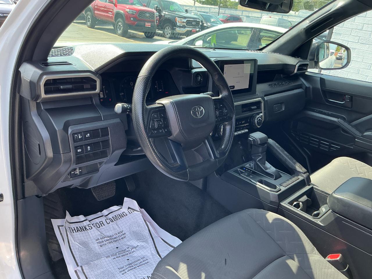 Toyota Tacoma 2WD SR XtraCab 6' Bed AT (Natl) 2024