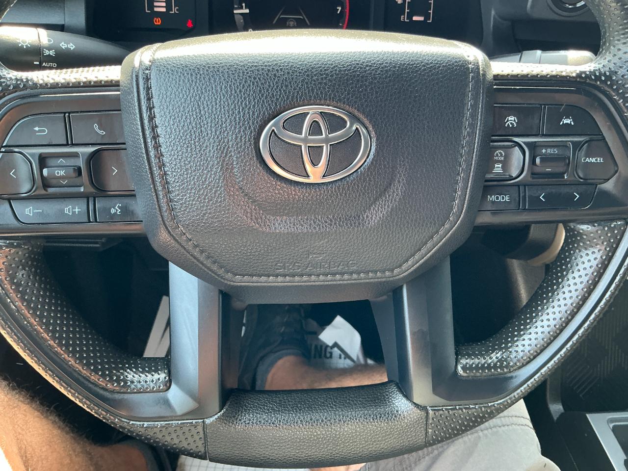 Toyota Tacoma 2WD SR XtraCab 6' Bed AT (Natl) 2024