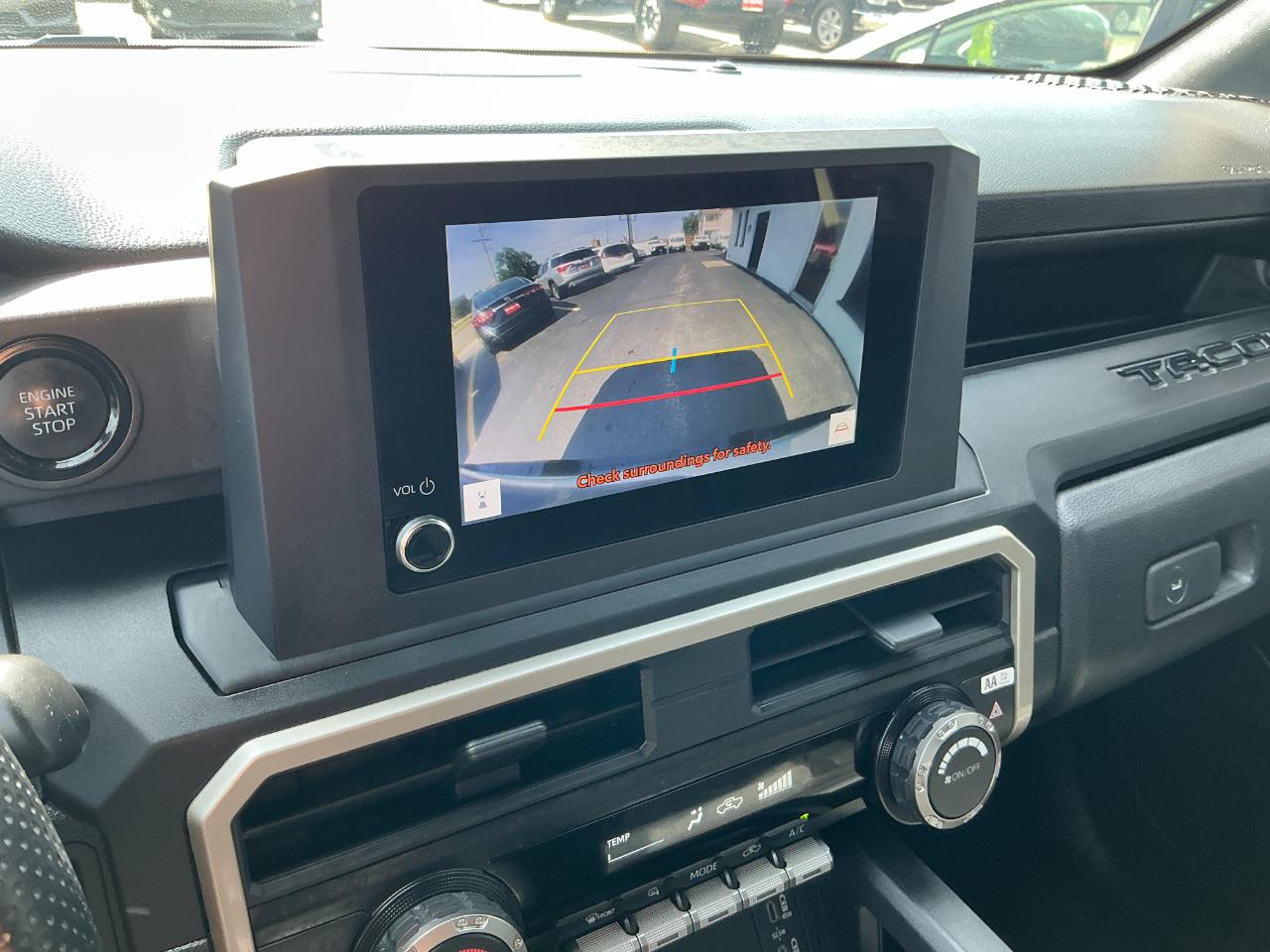 Toyota Tacoma 2WD SR XtraCab 6' Bed AT (Natl) 2024