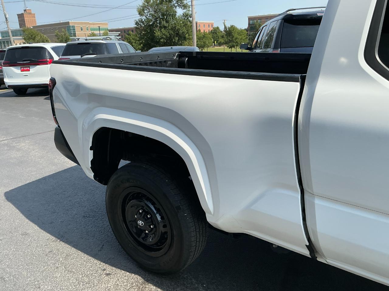 Toyota Tacoma 2WD SR XtraCab 6' Bed AT (Natl) 2024