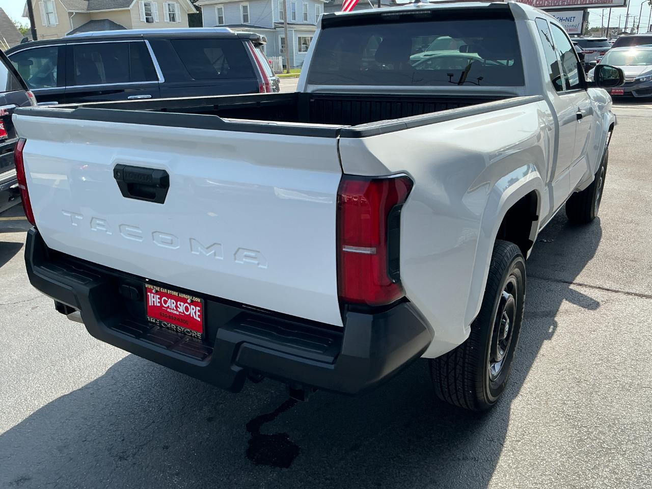 Toyota Tacoma 2WD SR XtraCab 6' Bed AT (Natl) 2024