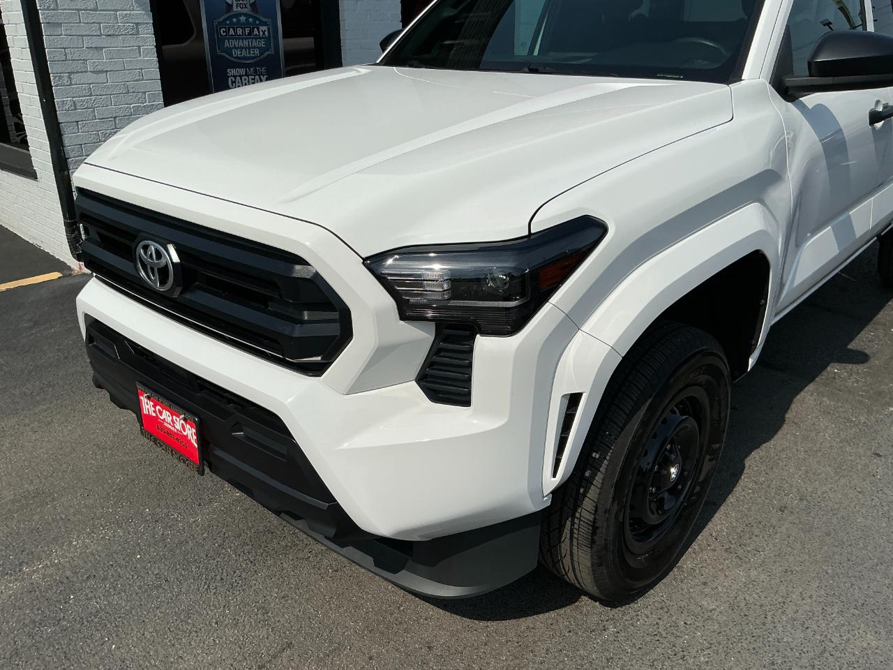 Toyota Tacoma 2WD SR XtraCab 6' Bed AT (Natl) 2024
