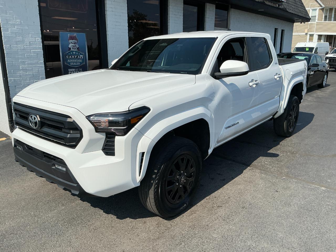 Toyota Tacoma 2WD SR5 Double Cab 5' Bed I4 AT (Natl) 2024