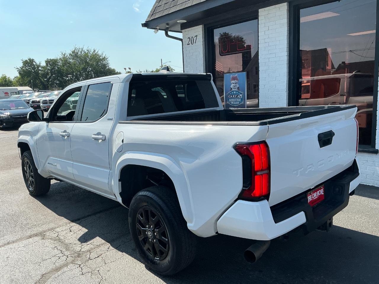 Toyota Tacoma 2WD SR5 Double Cab 5' Bed I4 AT (Natl) 2024