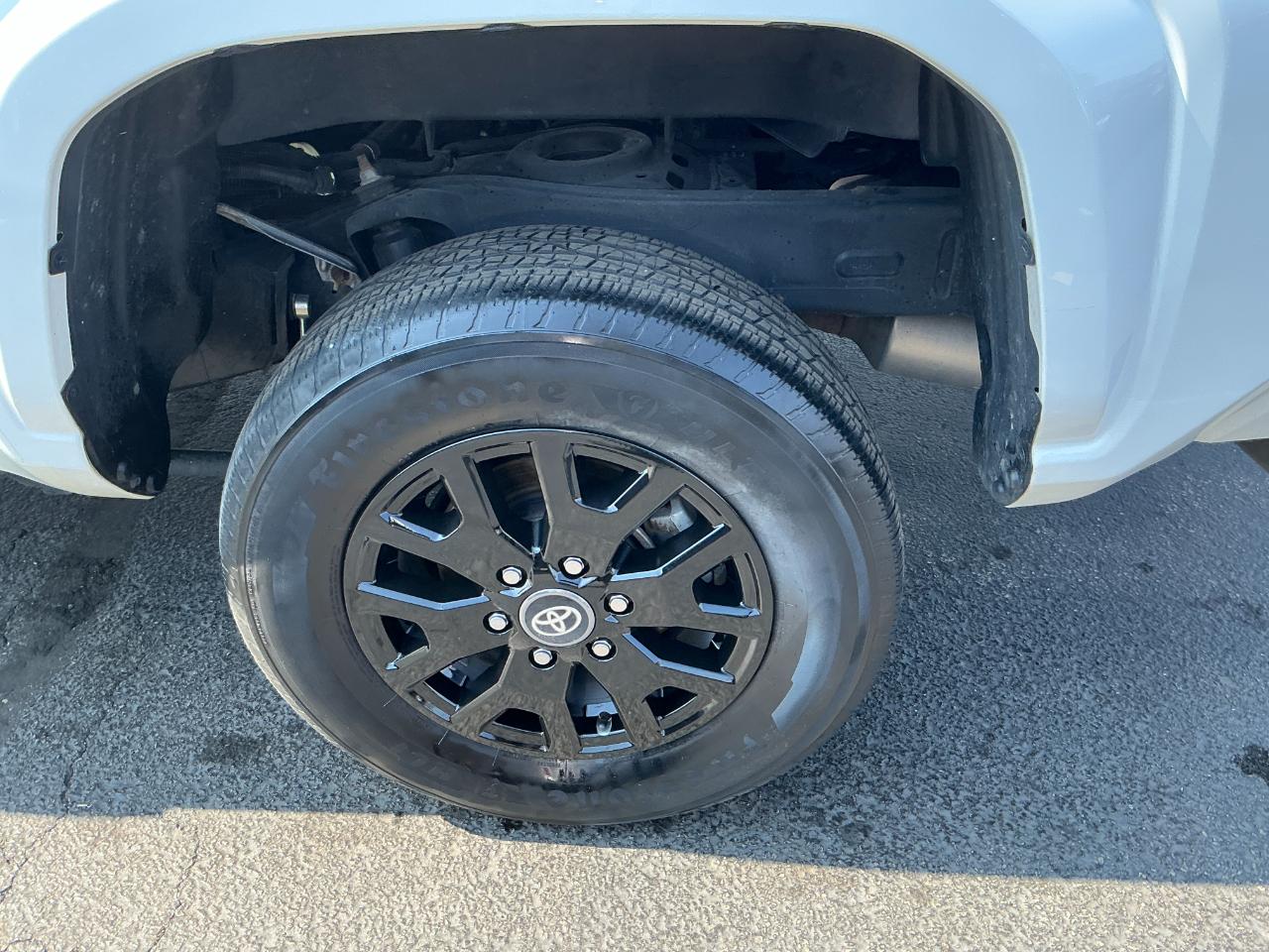 Toyota Tacoma 2WD SR5 Double Cab 5' Bed I4 AT (Natl) 2024