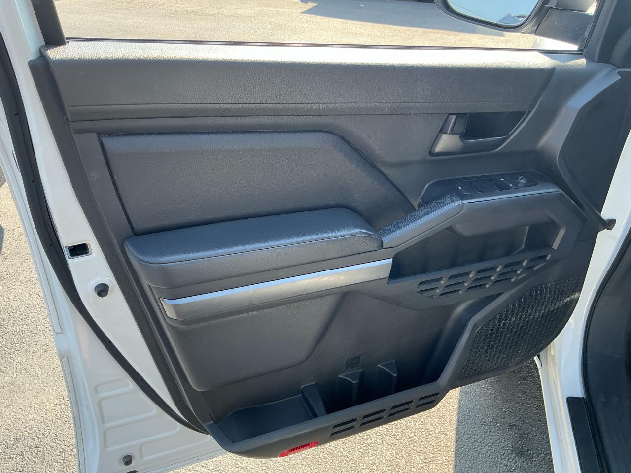 Toyota Tacoma 2WD SR5 Double Cab 5' Bed I4 AT (Natl) 2024