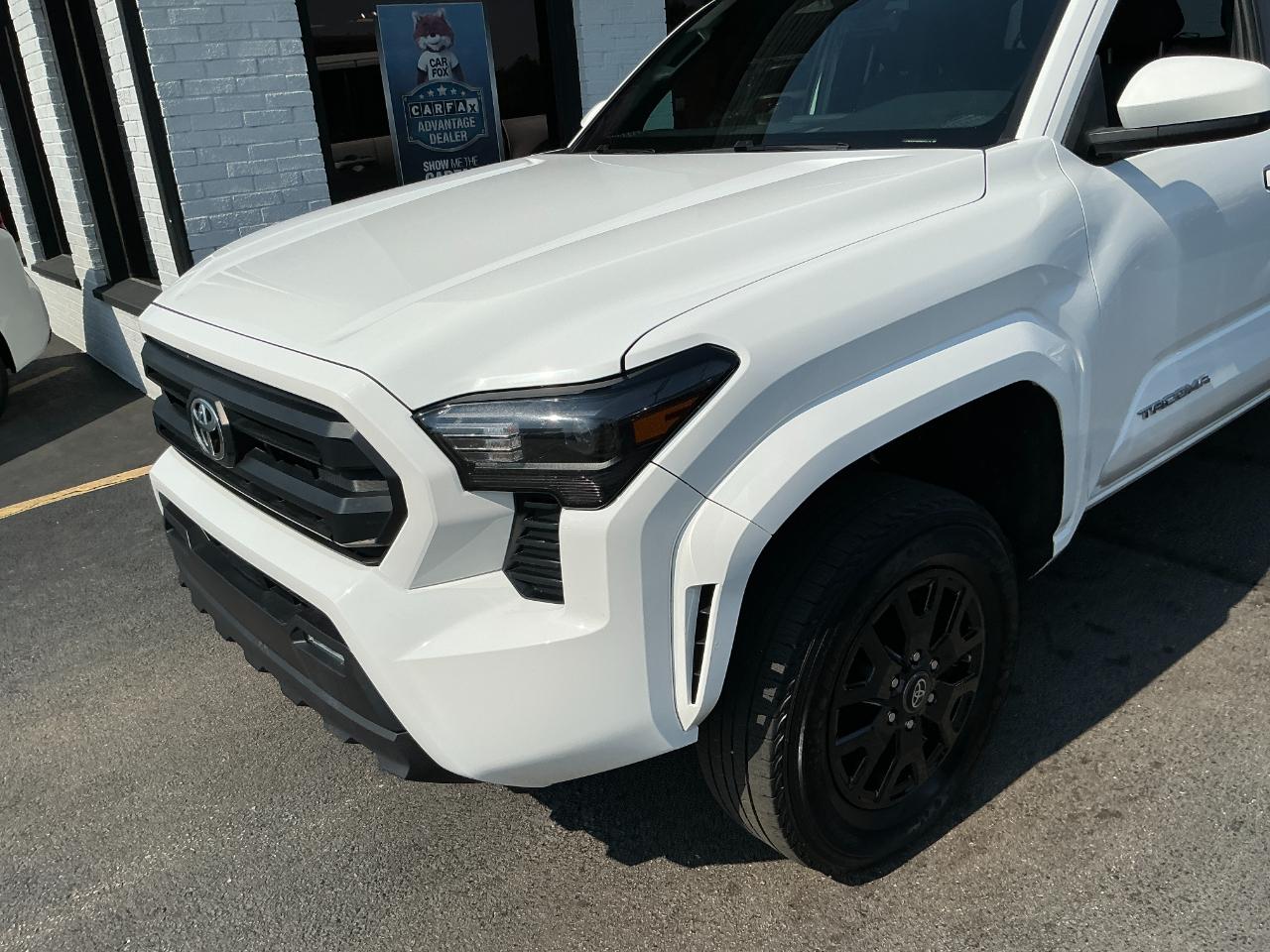 Toyota Tacoma 2WD SR5 Double Cab 5' Bed I4 AT (Natl) 2024